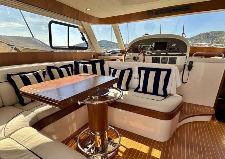 day-charter-yacht-rental-m-y-abati-46-newport