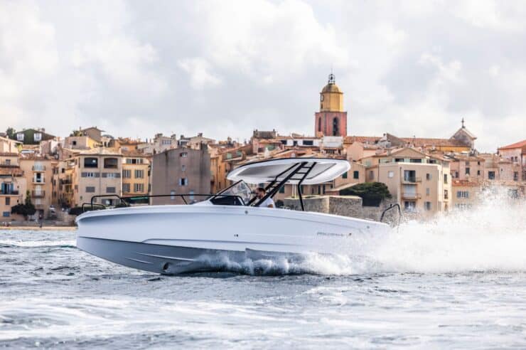 location-journée-yacht-s-y-Axopar-25-Cross-Top