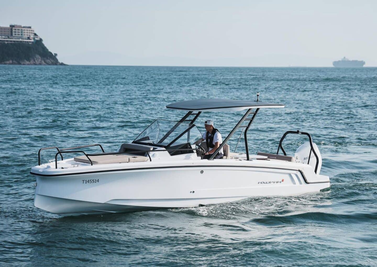 location-journée-yacht-s-y-Axopar-25-Cross-Top