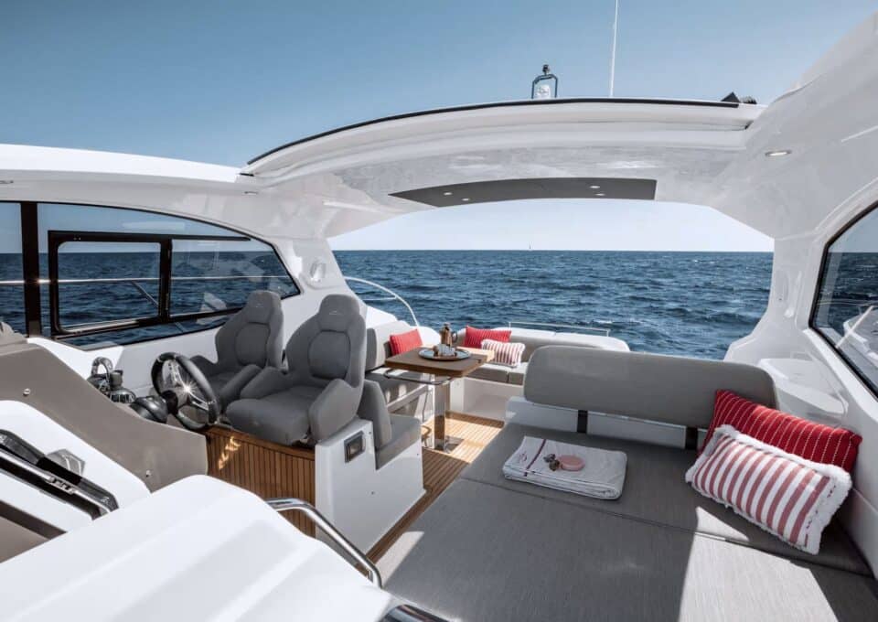 day-charter-yacht-rental-m-y-azimut-atlantis-45