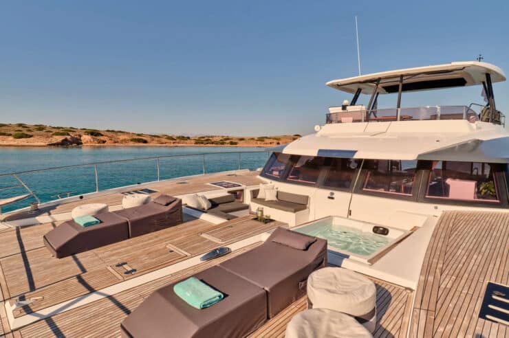 yacht-charter-m-y-cristal-mio
