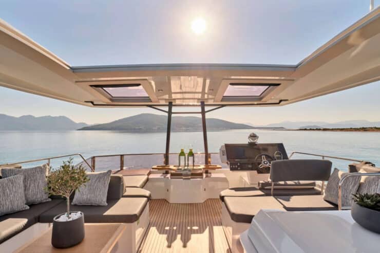 yacht-charter-m-y-cristal-mio