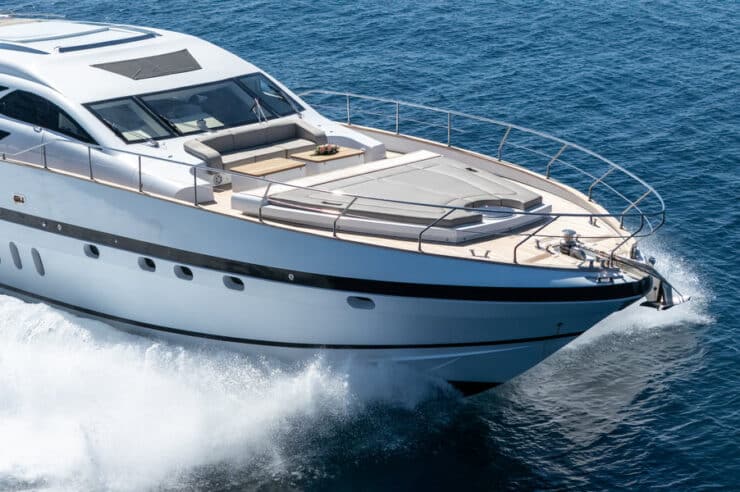yacht-charter-m-y-goldfinger
