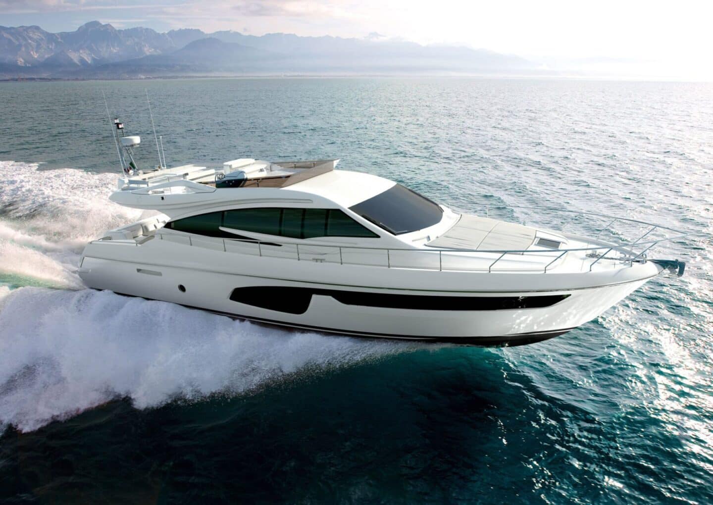 location-journée-yacht-m-y-Ferretti-650