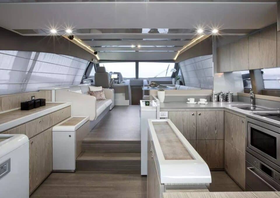 day-charter-yacht-rental-m-y-Ferretti-650