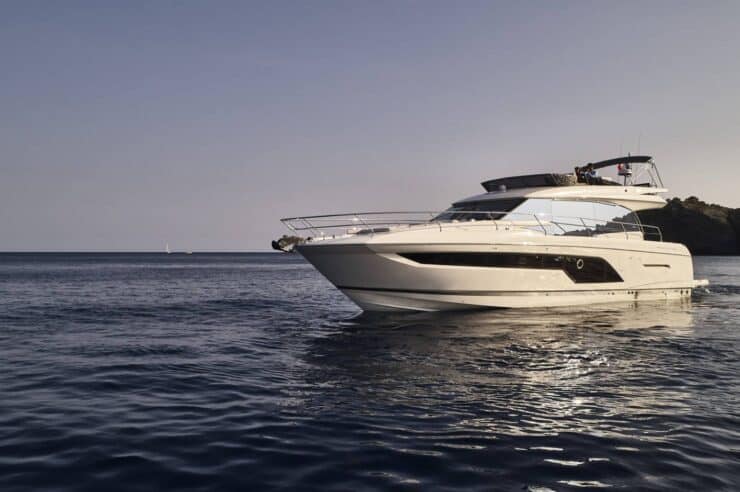 day-charter-yacht-rental-m-y-prestige-590