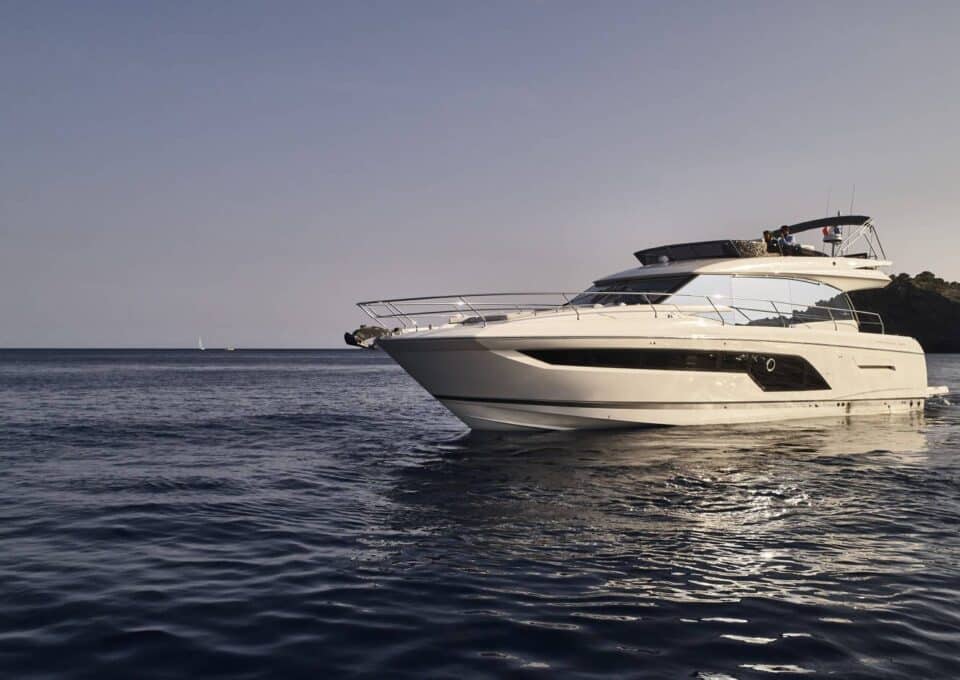 day-charter-yacht-rental-m-y-prestige-590