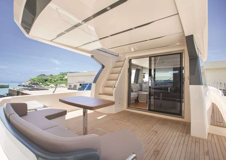 day-charter-yacht-rental-my-maxwell-64