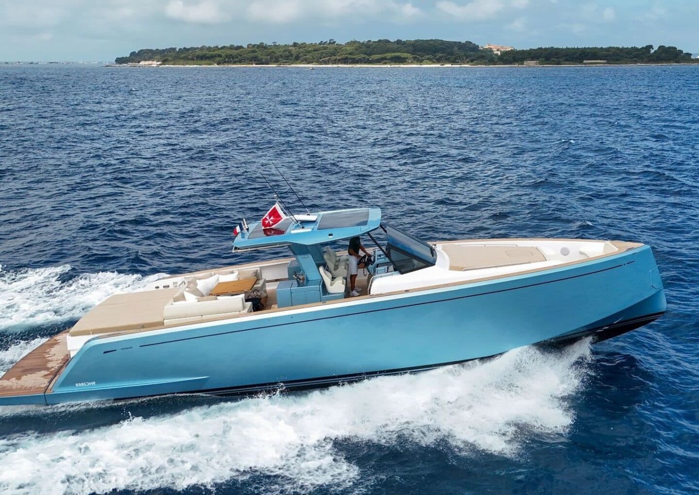day-charter-yacht-rental-my-pardo-50-blue