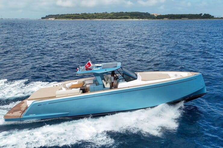 day-charter-yacht-rental-my-pardo-50-blue