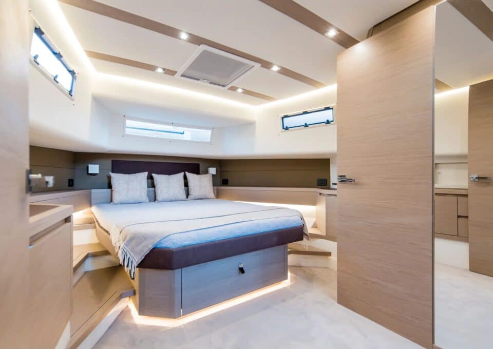 day-charter-yacht-rental-my-pardo-50-blue