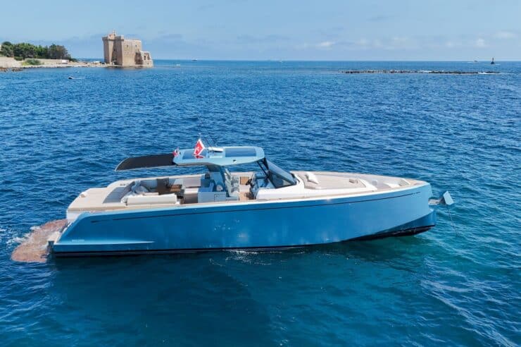 day-charter-yacht-rental-my-pardo-50-blue