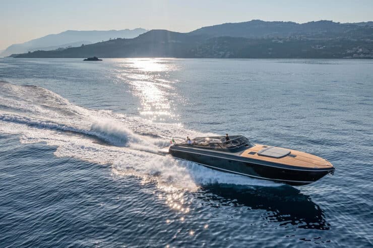 yacht-charter-M-Y-SPECTRE