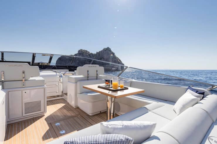 yacht-charter-M-Y-SPECTRE