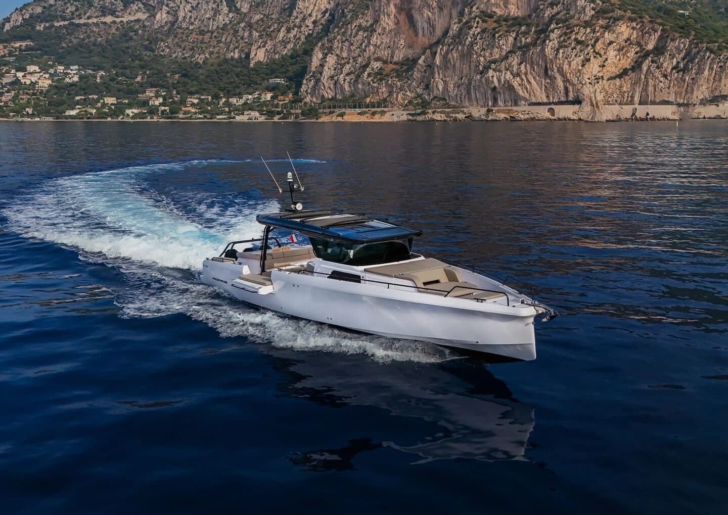 M/Y AXOPAR 45 | Arthaud Yachting day-charter-yacht-rental-m-y-axopar-45
