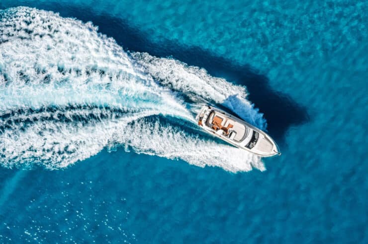 day-charter-yacht-rental-m-y-ABSOLUT-52-FLY-05
