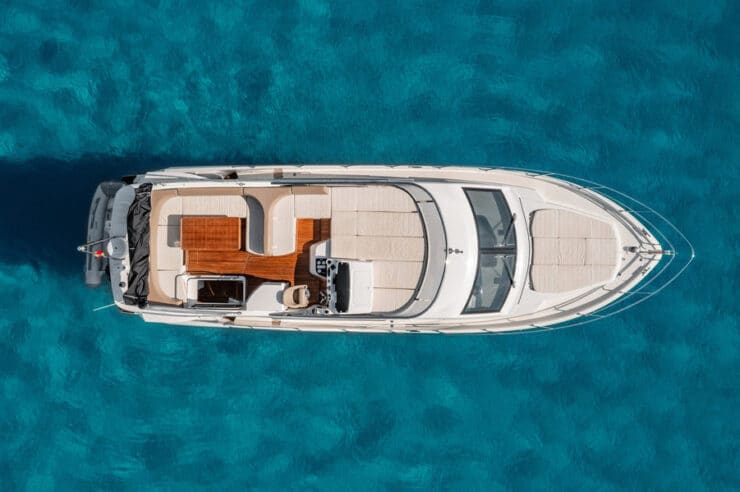location-journée-yacht-m-y-ABSOLUT-52-FLY-20