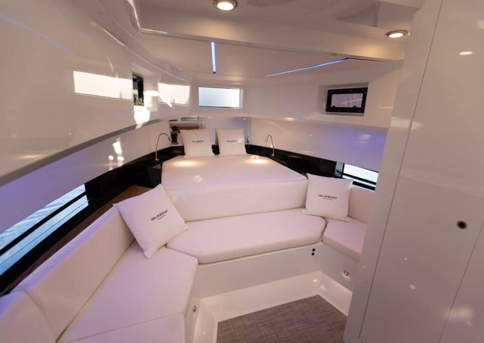 day-charter-yacht-rental-m-y-DeAntonio-36