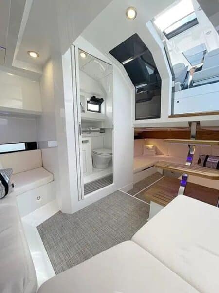 location-journée-yacht-m-y-DeAntonio-36-12 location-journée-yacht-m-y-DeAntonio-36-12