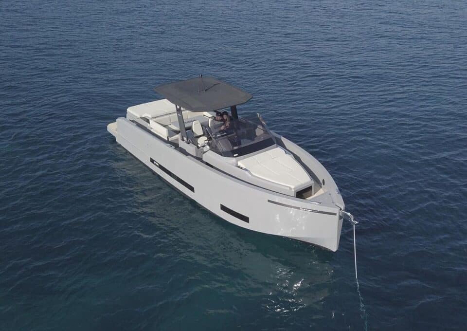day-charter-yacht-rental-m-y-DeAntonio-36