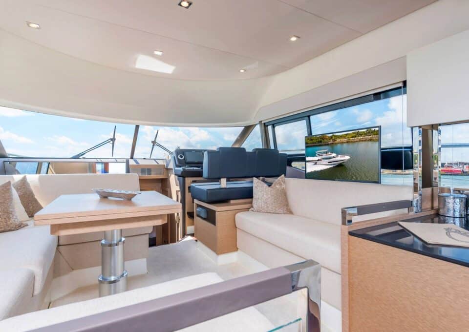 day-charter-yacht-m-y-Prestige-460-Fly