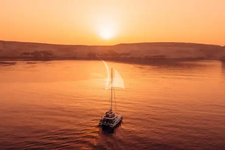 Yacht Charter ALMOSTA ROAD Lagoon exterior