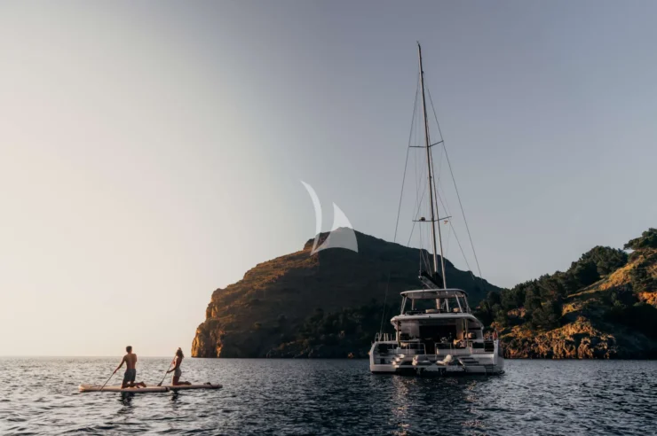 Yacht Charter ALMOSTA ROAD Lagoon lifestyle