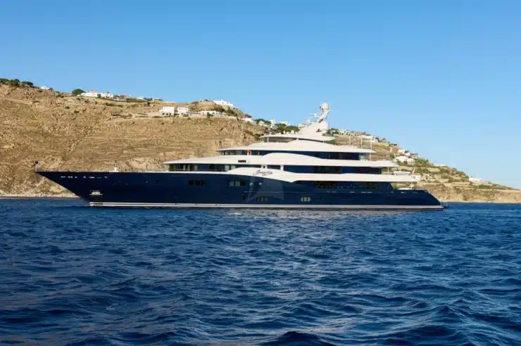 Yacht Charter AMARYLLIS Abeking & Rasmussen exterior