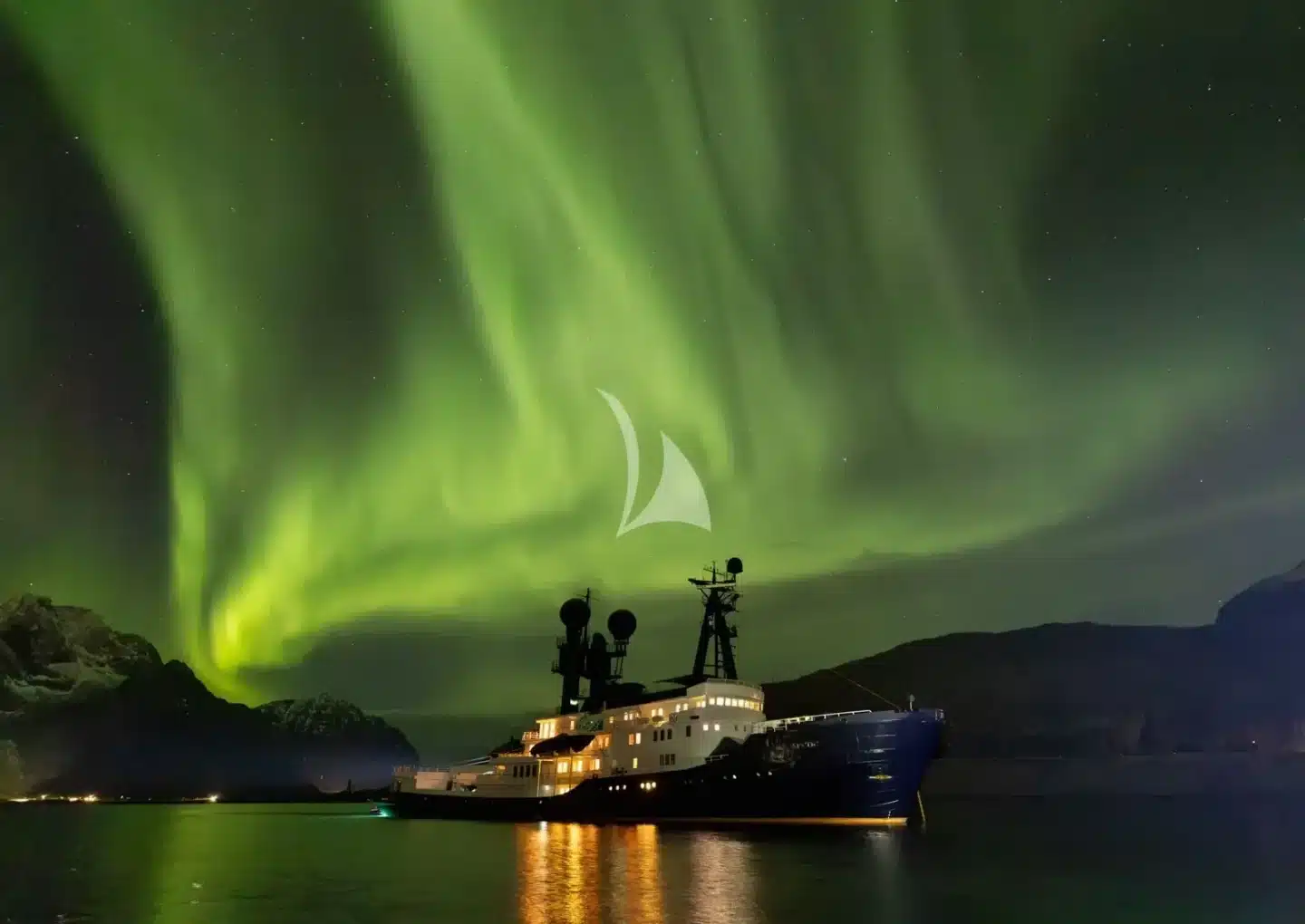 Yacht Charter ARCTIC exterior