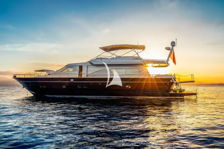 Yacht Charter DIAMS exterior