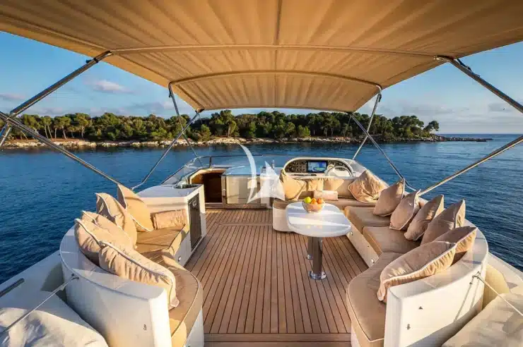 Yacht Charter DIAMS interior