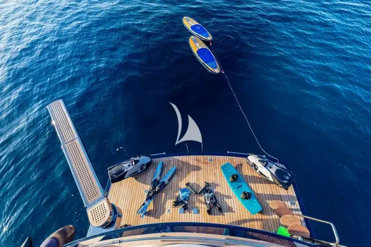 Yacht Charter DIAMS lifestyle