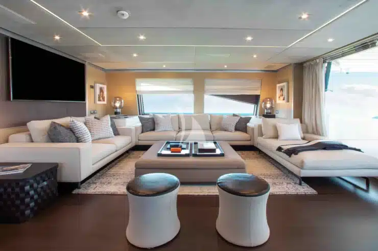 Yacht Charter EMINA Benetti interior