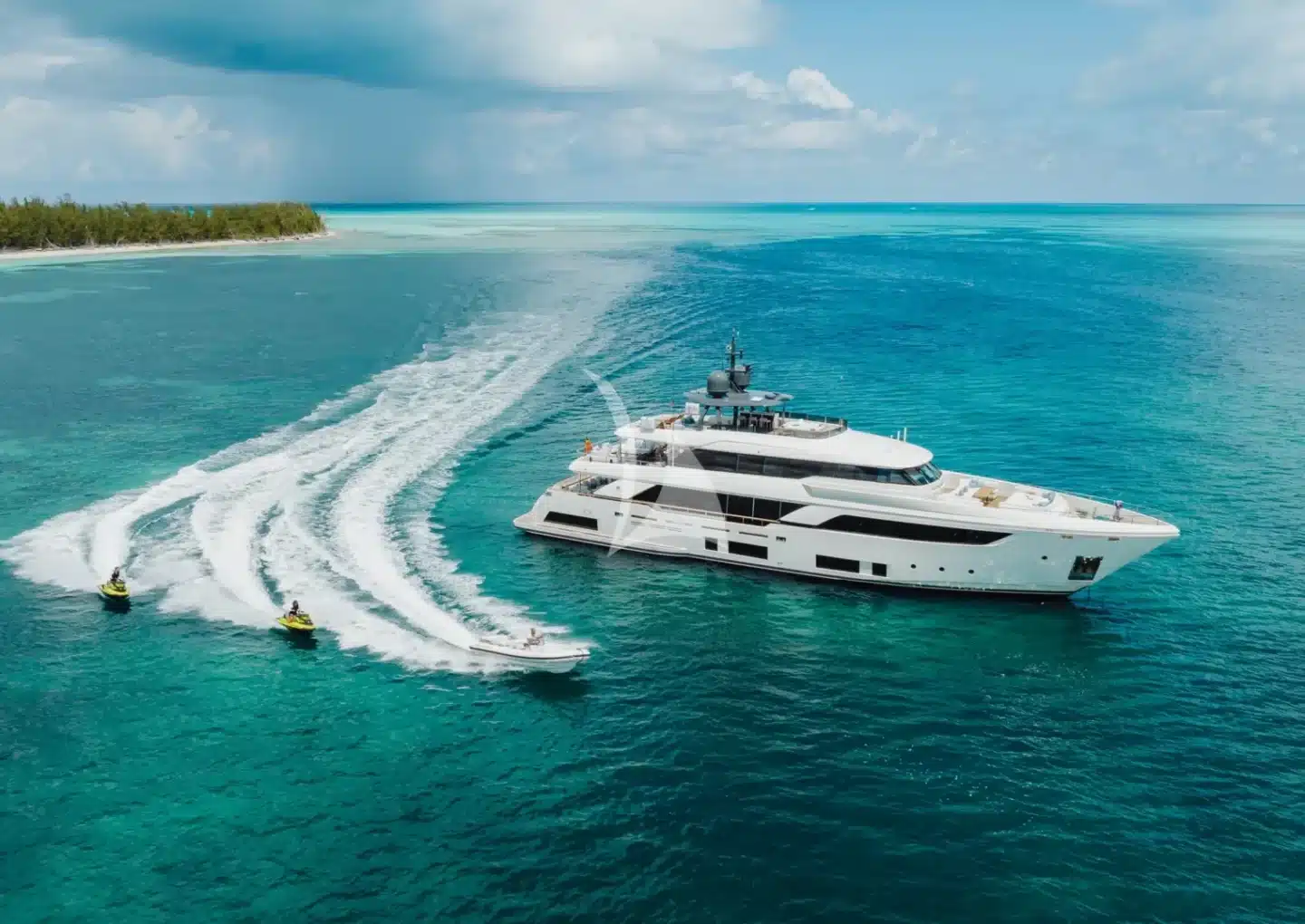 Yacht Charter EROS Custom Line exterior